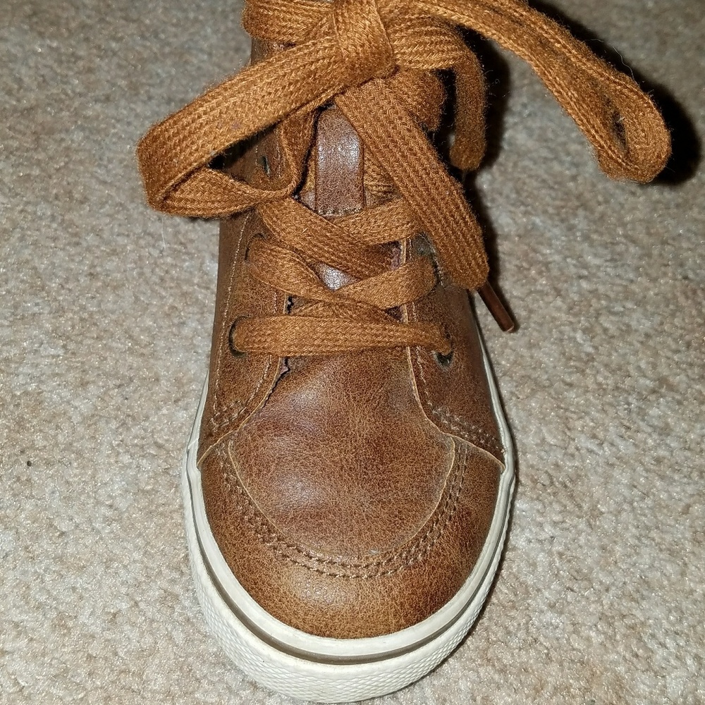 👣Cat and Jack shoes brown size 8